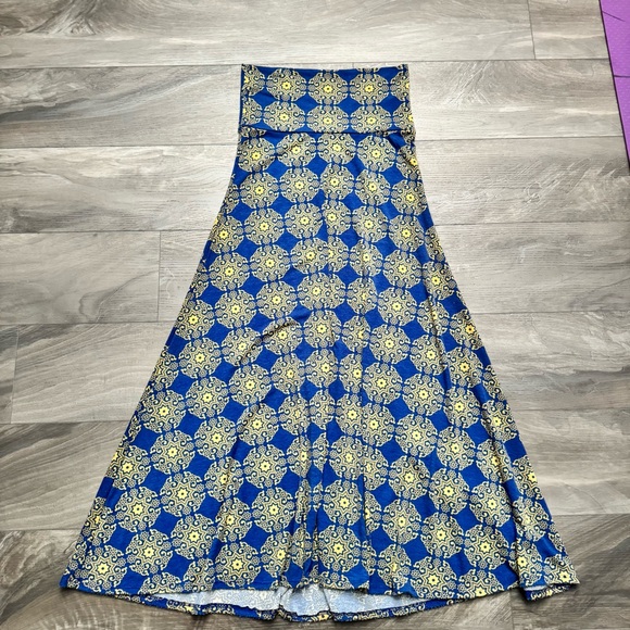 LuLaRoe Dresses & Skirts - LuLaRoe Blue and Gold Patterned Maci Skirt XS